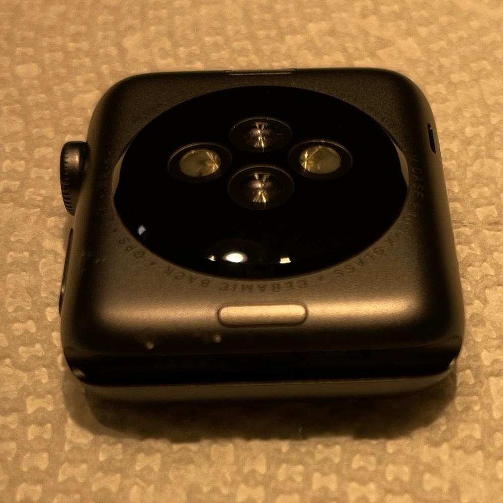 Apple Watch Series 3 42mm GPS + LTE - Picture 6 of 15